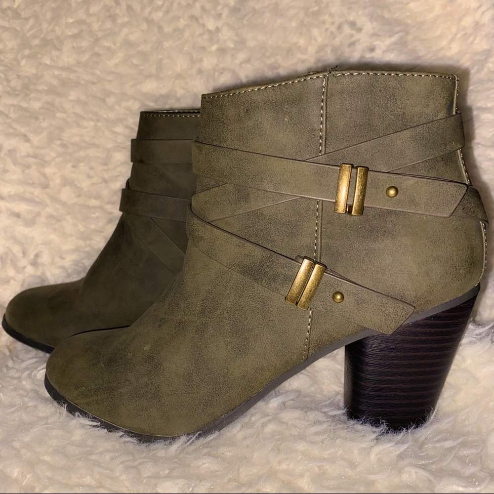 🚨“Booties Charlotte Russe rusted army green”🚨